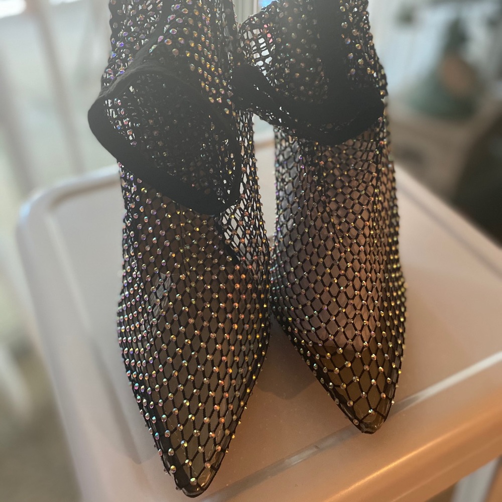 Fishnet Heels - Picture 7 of 7